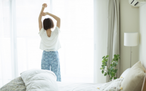 寝室環境を整えて快適な眠りを！睡眠の質を高めるアイテムをご紹介