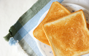 ひと工夫でサクッふわっ！食パンをおいしく焼くコツは？