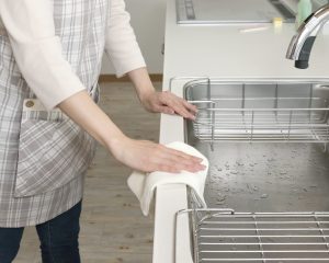 大掃除前にやっておきたい小掃除特集(2)キッチンの油汚れに強い掃除道具をご紹介